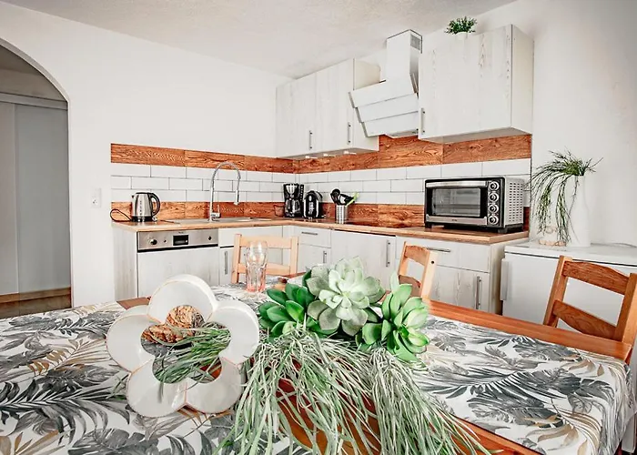 Apartments Leszek Elis 141